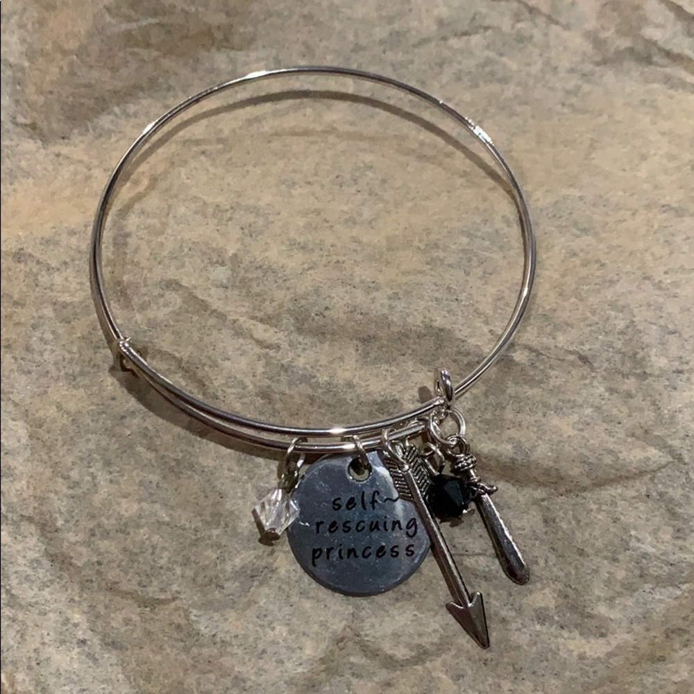 Self-rescuing princess bracelet